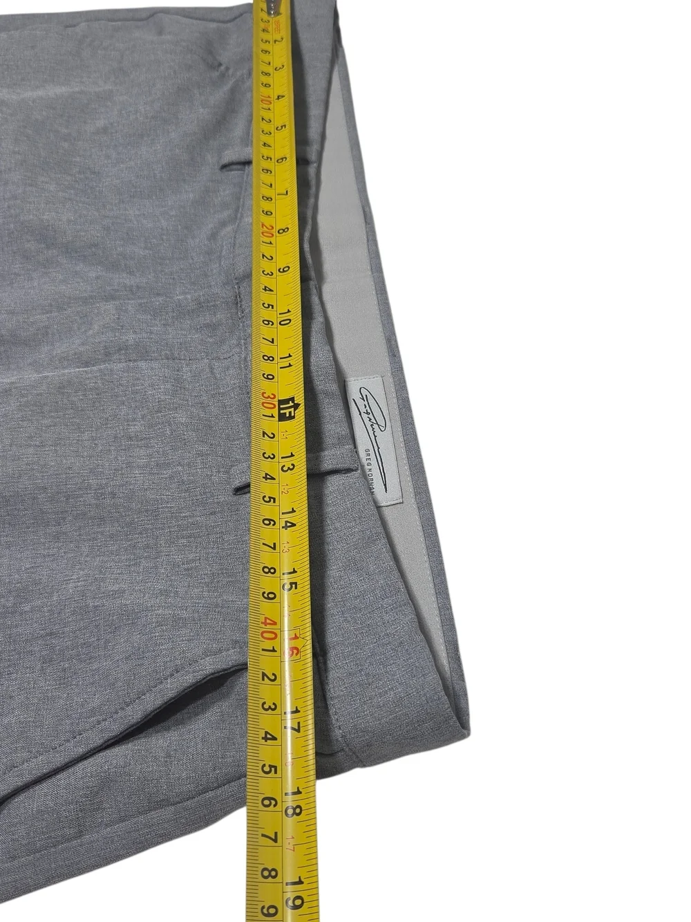 Greg Norman Collection Gray Flat Front Men's Shorts. Size 34
